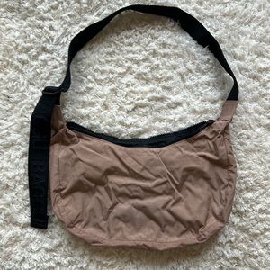 Baggu medium nylon crescent bag - taupe